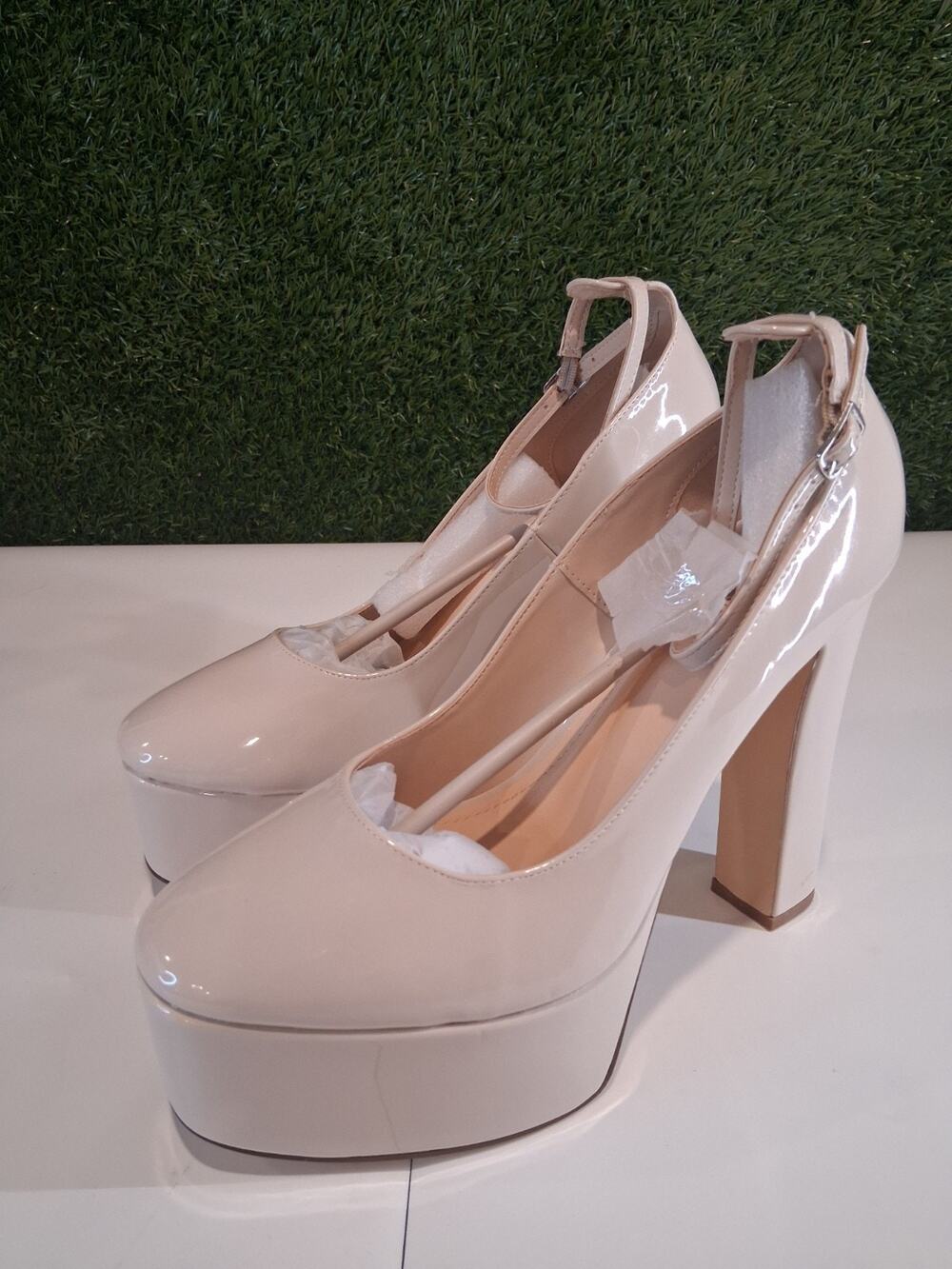 NIB Rouge Helium Reese-01 Nude Beige Platform Mary Jane Pumps Size 11